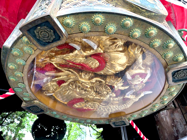 成田山　提灯の下側